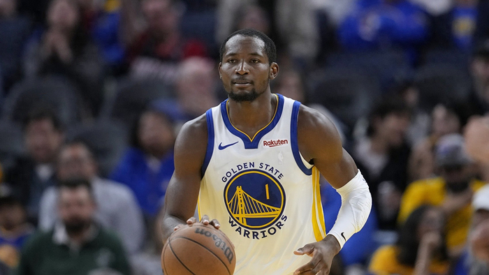 包含关键时刻萨克拉门托国王备战国王杯，官宣签约细节曝光，更衣室稳定，团队化学反应显著的词条-九游娱乐