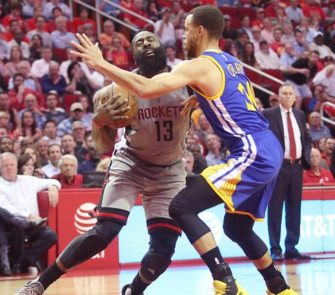 关于马赛训练开放日；关键时刻篮板制胜引欢呼；法国杯在即；年轻球员得到机会的信息